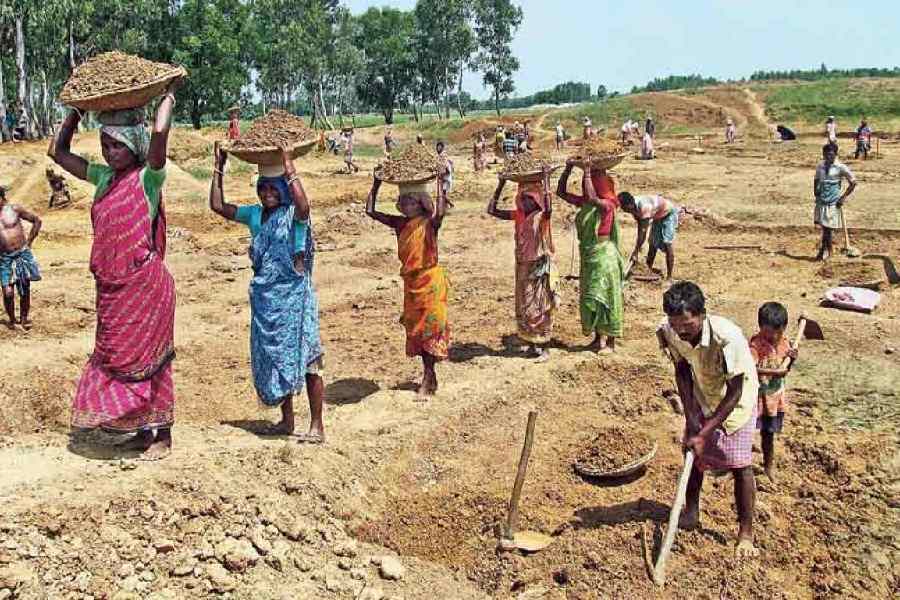 NREGA workers in Birbhum.