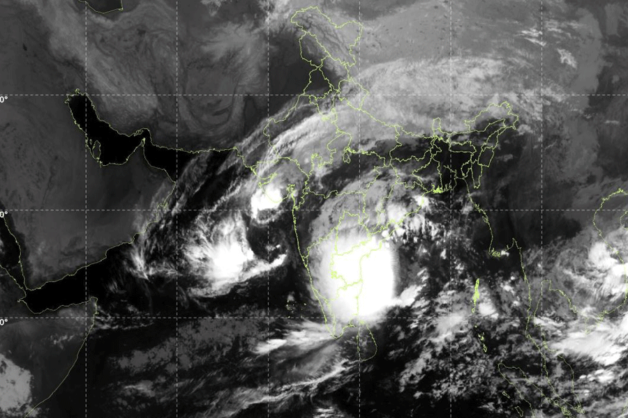 Satellite image between 7:00 am and 7:27 am shows the location of Cyclone 'Montha' over Bay of Bengal.