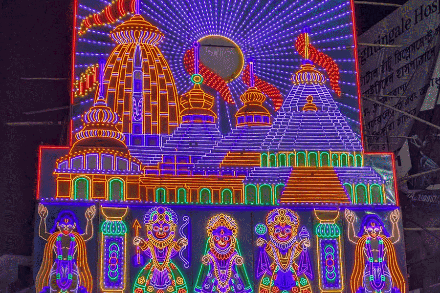 A brilliant light tableau recreates the Puri Jagannath Temple, blending artistry and technology in equal measure