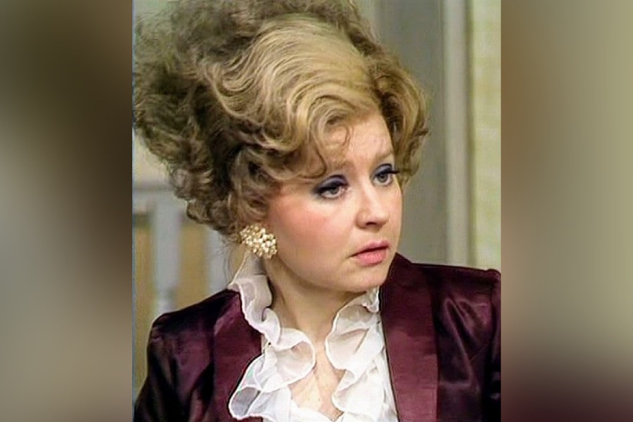 Prunella Scales in Fawlty Towers (1975)