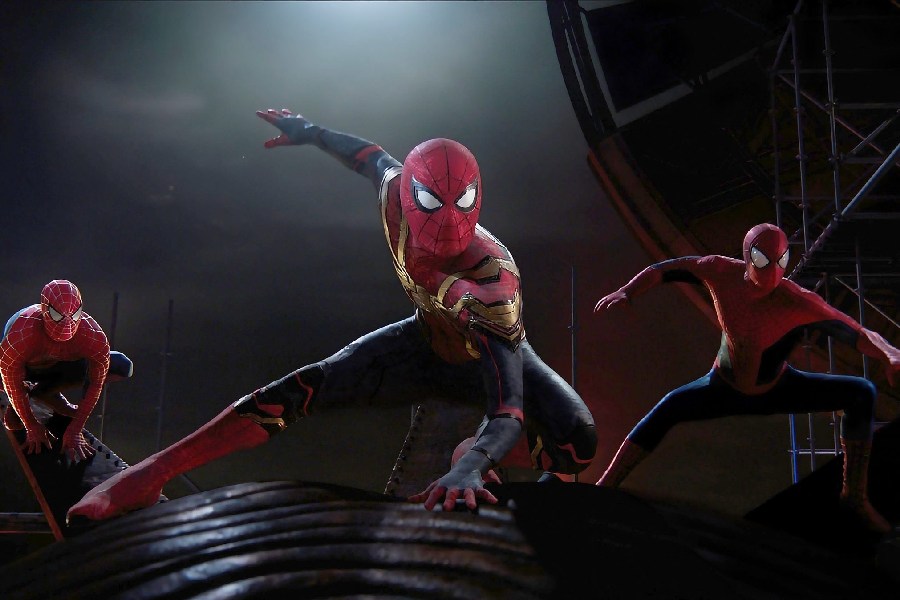 Tobey Maguire, Andrew Garfield, and Tom Holland in 'Spider-Man: No Way Home' (2021)
