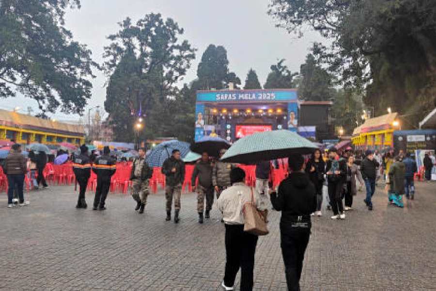 Tourists at Chowrasta in Darjeeling where the Saras Mela 2025 was inaugurated on Wednesday