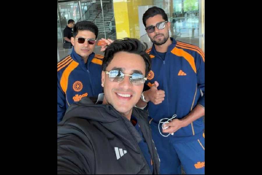 Abhishek Sharma with Shubman Gill and Harshit Rana on their way to Melbourne for the second T20I of the series against Australia on Friday, in a picture shared on X.