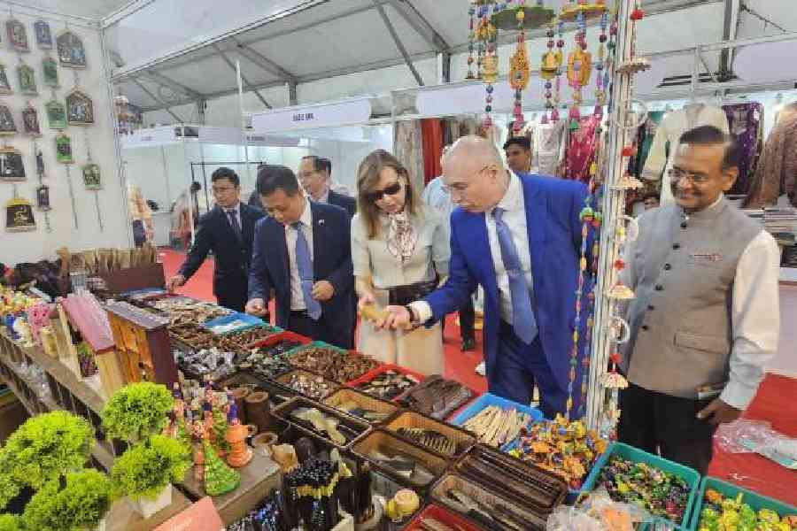 Diplomats take a tour of the stalls accompanied by Bharat Chamber of Commerce president Naresh Pachisia (extreme right)