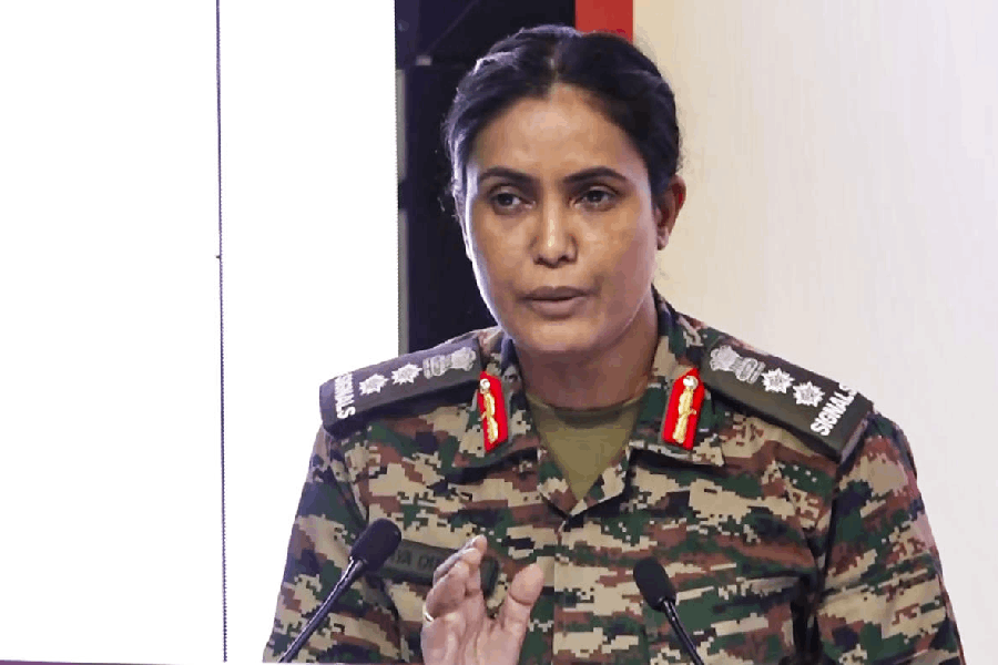 Colonel Sofiya Qureshi addresses a gathering during the Army's 'Young Leaders Forum' organized on the theme 'Veer Yuva: Empowering Youth for India’s National Security', in New Delhi, Friday, Oct. 31, 2025.