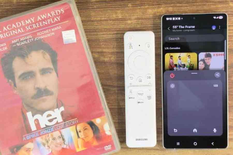 The SolarCell remote is light and has all the functionalities you need to control the TV