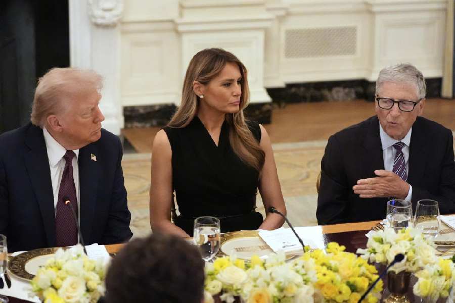 Trump hosts tech CEOs 'High IQ group' Trump hails Nadella, Pichai