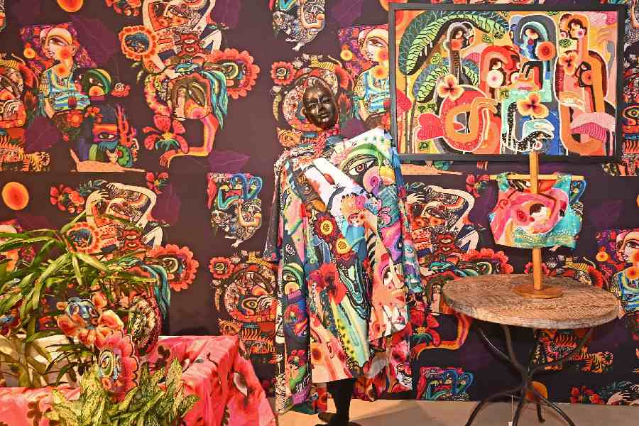 Bobo’s collection is heavily inspired by the natural world. The unrestrained use of colours reflects his control and mastery over his art, shared the artist-turned-designer