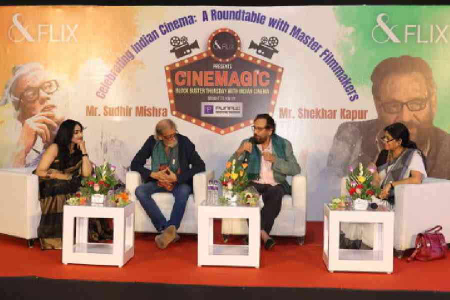 (L-r) Rituparna Sengupta, Sudhir Mishra, Shekhar Kapur and Roopa Ganguly