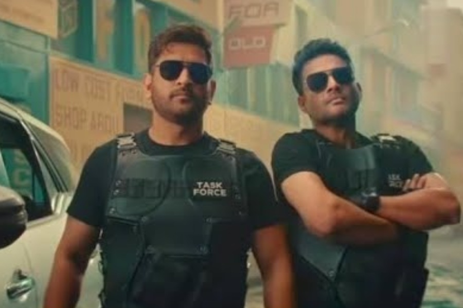 MS Dhoni and R Madhavan in 'The Chase' teaser