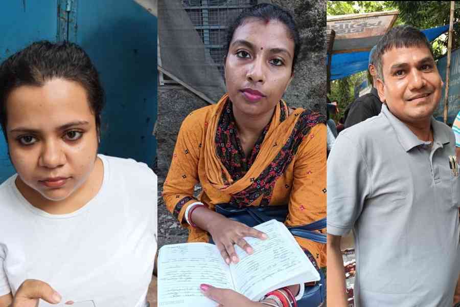 Soumi Mondal, Piyali Biswas, Dinesh Kumar Pal