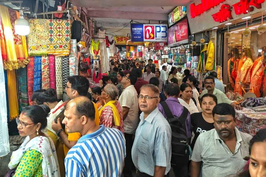 With less than a week left for Mahalaya, the city is ready to welcome the goddess. The festive rush at Gariahat and New Market heralds the start of Kolkata’s favourite time 