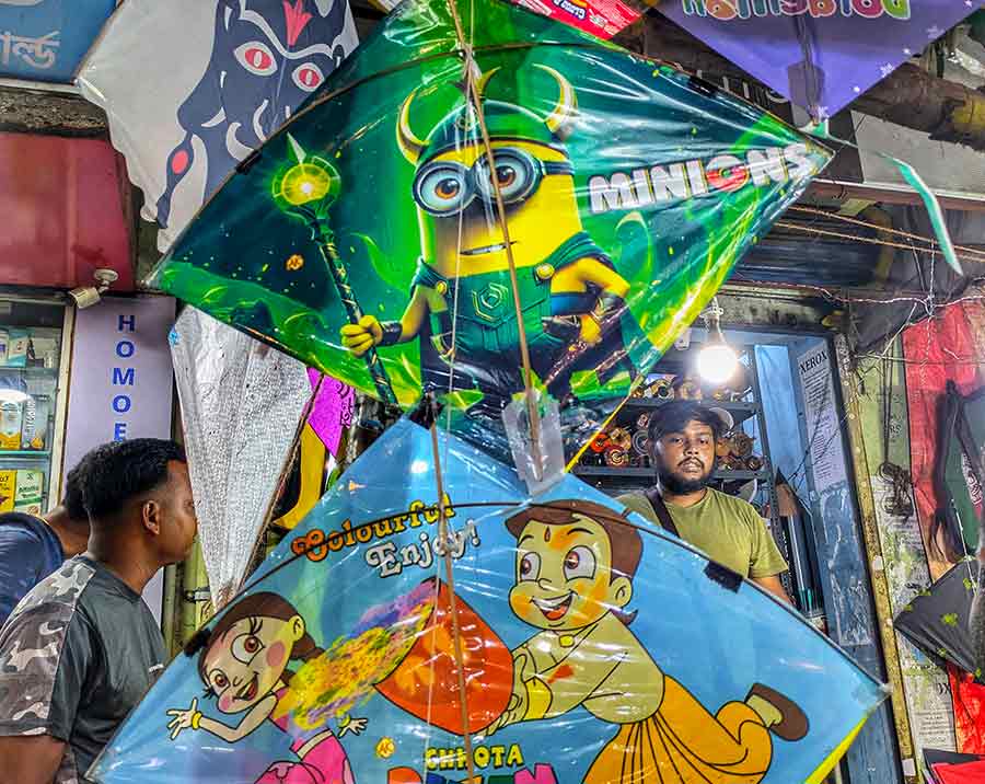 For children, ready-made plastic kites with Chhota Bheem, Minions, Doremon and other cartoon characters make for quirky designs at shops in Dum Dum, ranging from Rs 20-50