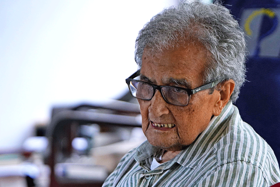 Amartya Sen at his home in Santiniketan, 'Pratichi' (Picture: Amit Datta)