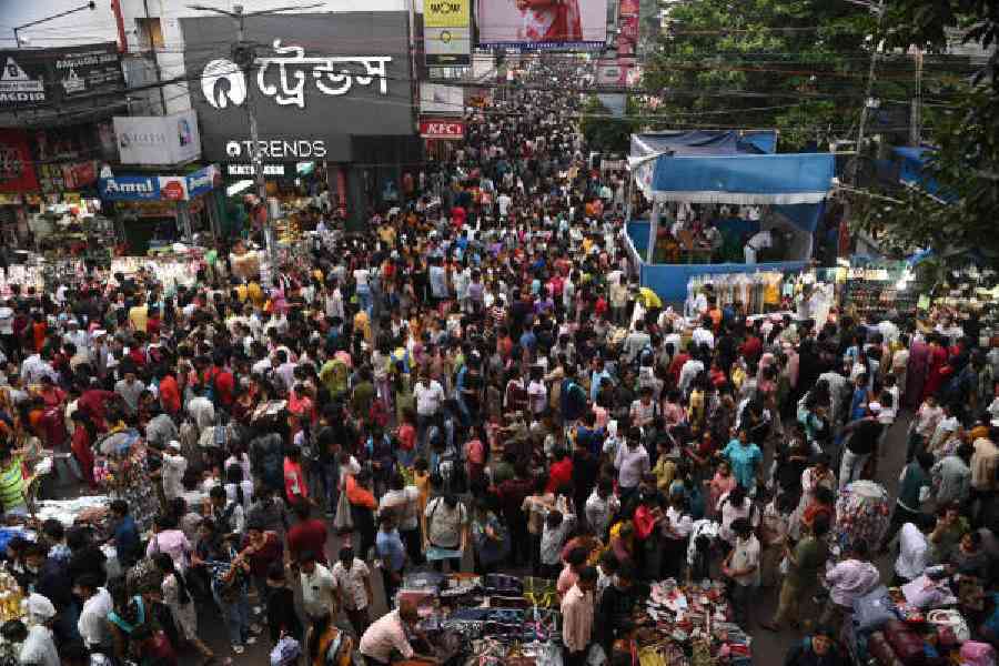 Durgapuja marketing at New Market on Sunday afternoon, picture by - Bishwarup Dutta