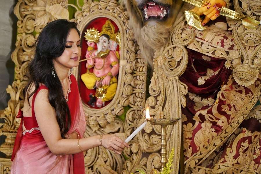 Actress Puja Banerjee was warmly welcomed at the event, her presence adding to the festive atmosphere and fan excitement