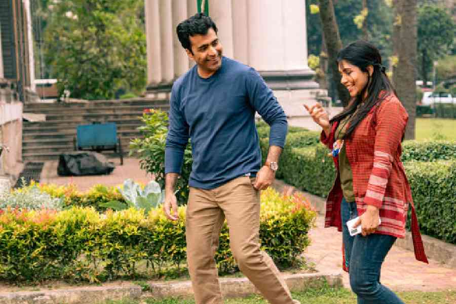 A still from ‘Joto Kando Kolkatatei’