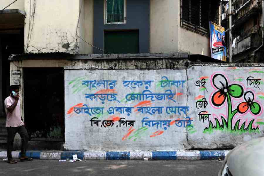 Poll graffiti in Kalighat. Picture by Sanat Kr Sinha