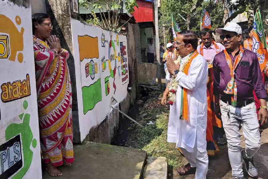 BJP turncoat GCPA candidates six seats left West Bengal