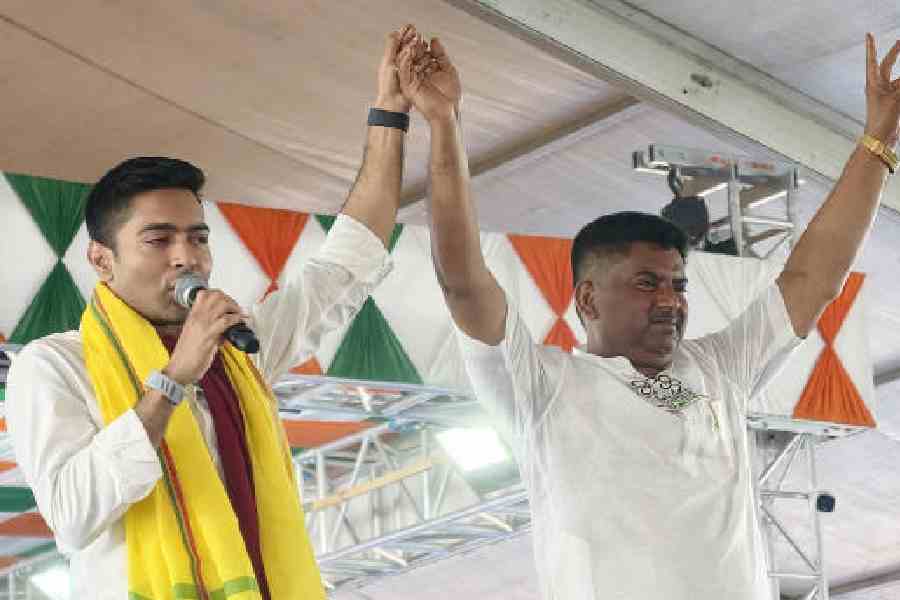 Abhishek Banerjee BJP outsiders rallies North South Dinajpur TMC welfare
