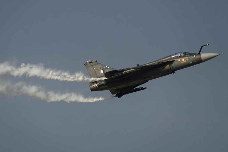 A Tejas performs at the Dubai Air Show on November 18, 2025