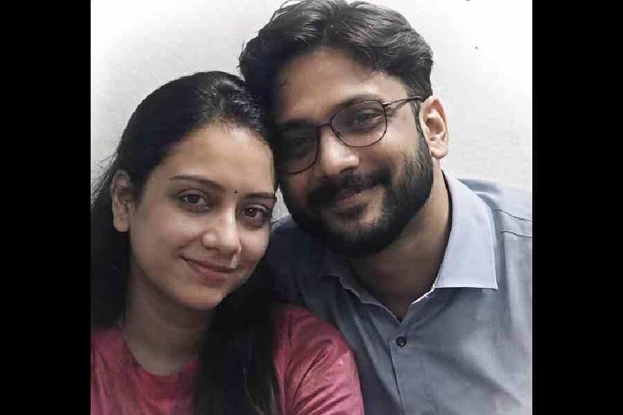 Deceased doctor couple Kuntal Chakraborty and Shailaja Bharadwaj
