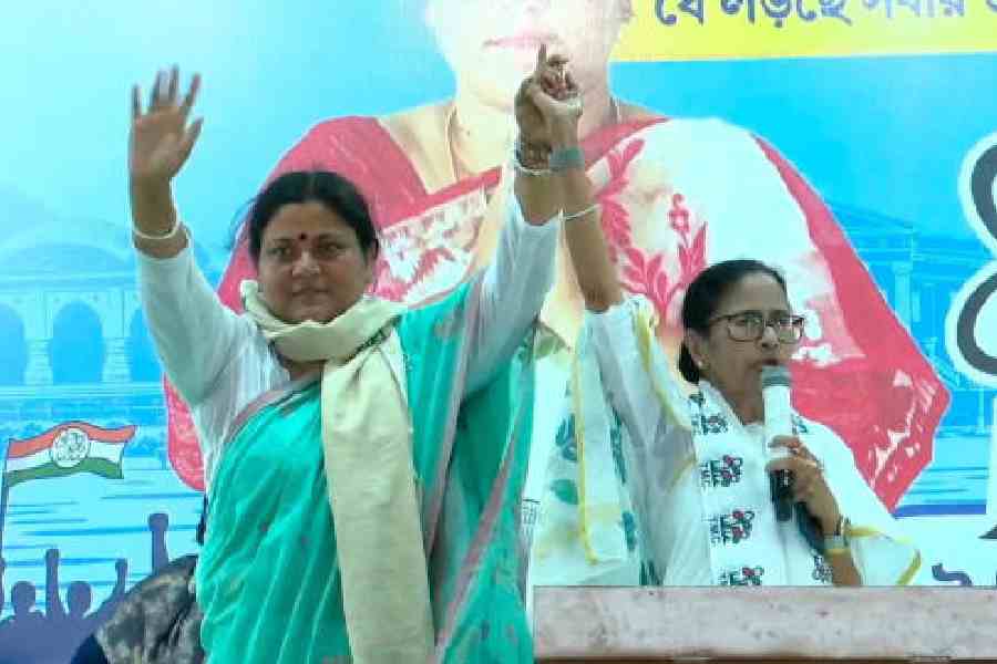 Mamata demands Amit Shah resignation