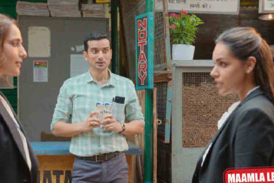 Anant V. Joshi and Kusha Kapila (left) with Naila Grrewal in Season 2 of Maamla Legal Hai