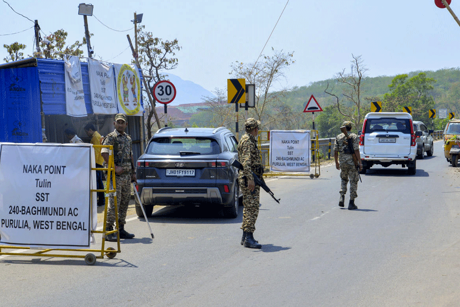 WB Polls: Security beefed up in Ranchi-Bengal border