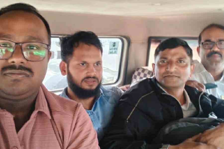 Malda judicial officers gherao Mofakkerul Islam CID arrest