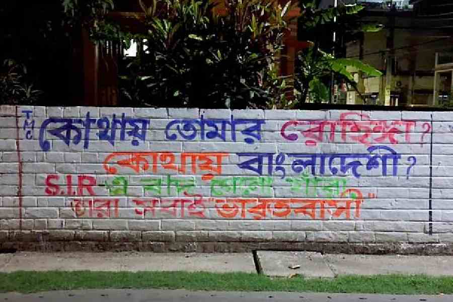 Graffiti near Jessore Road asks, ‘Where are your Rohingyas?’, ‘Where are your Bangladeshis?’.