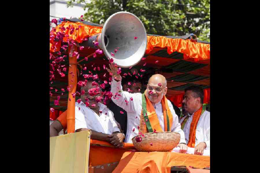 Amit Shah during the Bhabanipur roadshowon Thursday. (PTI)
