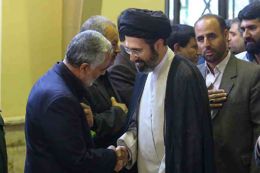 Mojtaba Khamenei meets with the late Iranian military commander General Qassem Soleimani