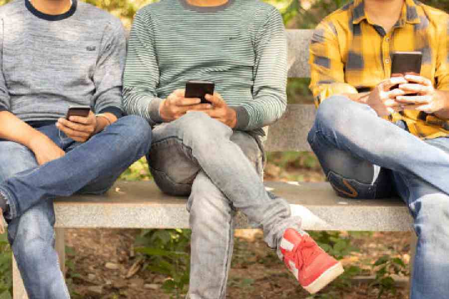  Users on WhatsApp seamlessly send money, settle utility bills, book tickets, buy insurance, open bank FDs and much more, all without leaving their chat window. Picture: iStock