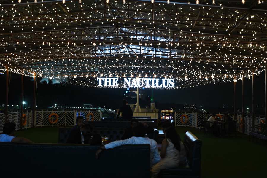 Set against the Ganges, the evening unfolded in three distinct fashion narratives, transforming the deck of The Nautilus into an immersive runway experience. 