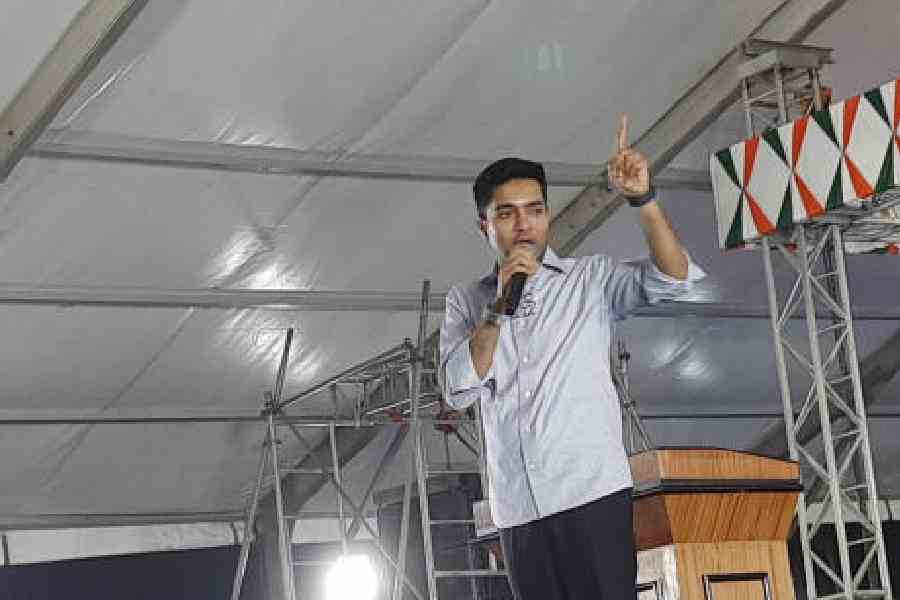 Abhishek Banerjee Rajbanshi Madanmohan Temple