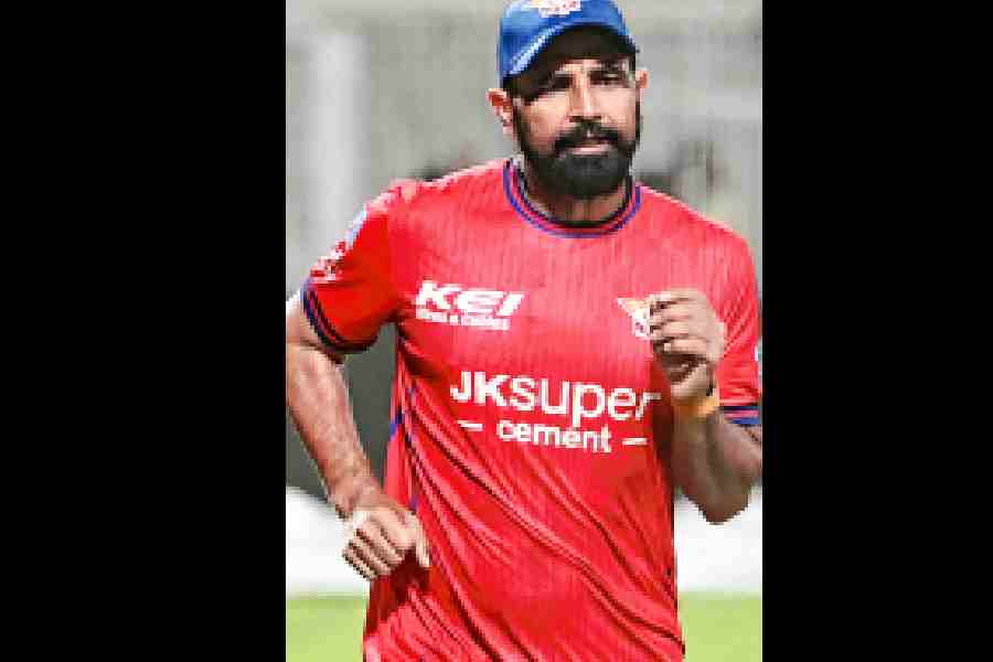 LSG’s Mohammed Shami warms up at the Eden on Wednesday, the eve of their clash against Kolkata Knight Riders.