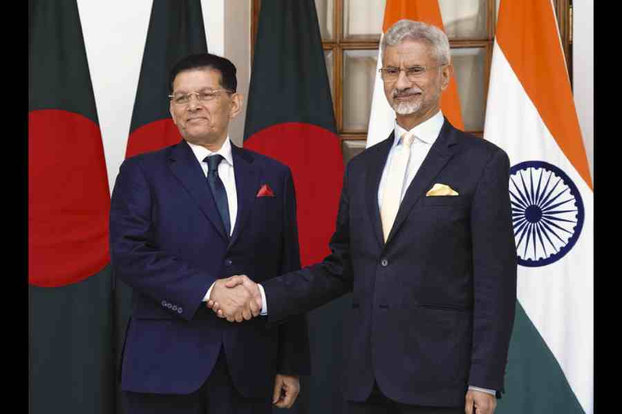 S Jaishankar with Bangladesh foreign minister Khalilur Rahman during the meeting on Wednesday.