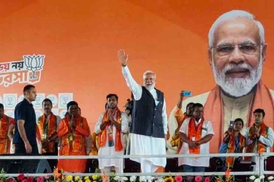 Narendra Modi at the public meeting in Haldia on Thursday. Picture by Anshuman Phadikar