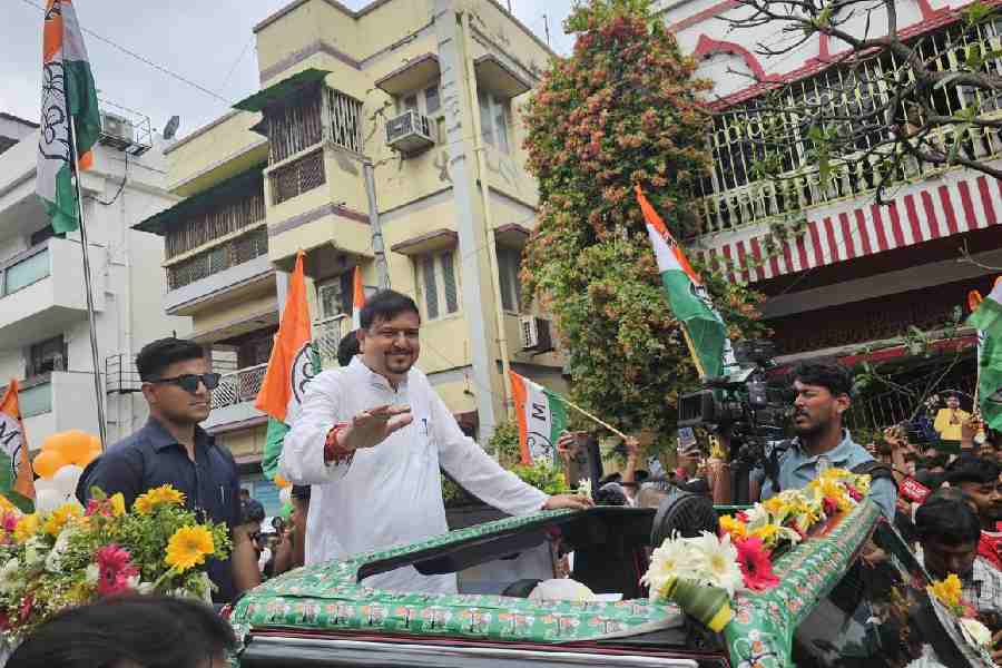 Sujit Bose campaigns in Salt Lake on April 29.