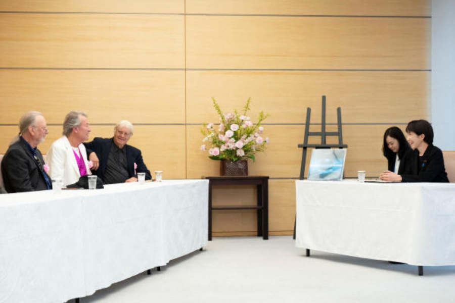 Japan\\\'s PM Sanae Takaichi attends a meeting with members of British rock band Deep Purple at the Prime Minister\\\'s Office in Tokyo
