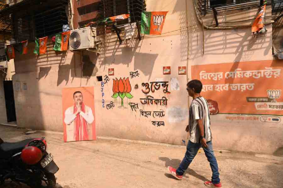 BJP graffiti in Chakraberia, Bhabanipur. Picture by Bishwarup Dutta