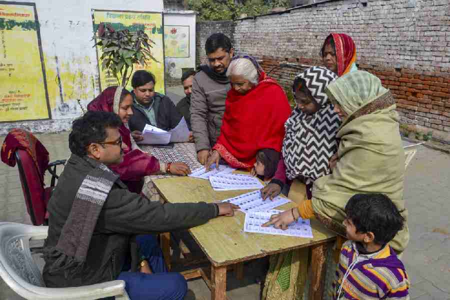 Uttar Pradesh chief electoral officer Navdeep Rinwa addresses the media in Lucknow on Friday.