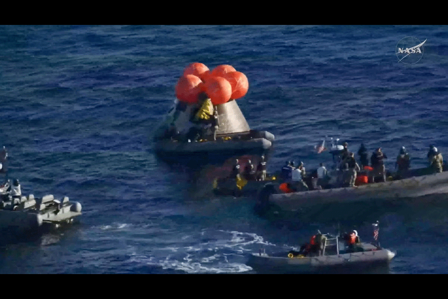 Artemis II crew returns to Earth