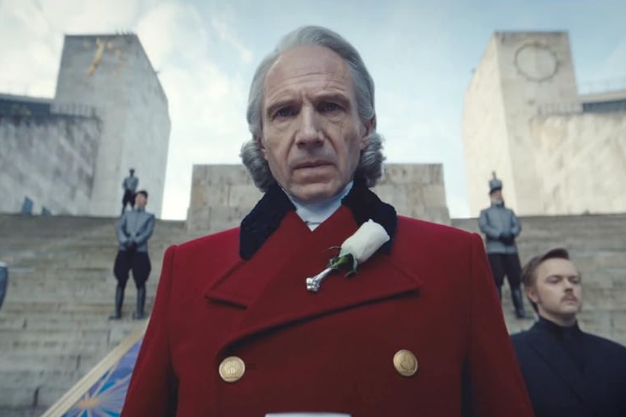 Ralph Fiennes as a young President Snow in 'Sunrise on the Reaping'