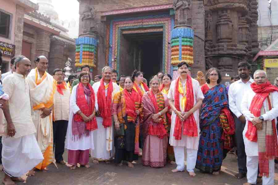 Mahanadi water dispute tribunal members at the Jagannath temple in Puri in February