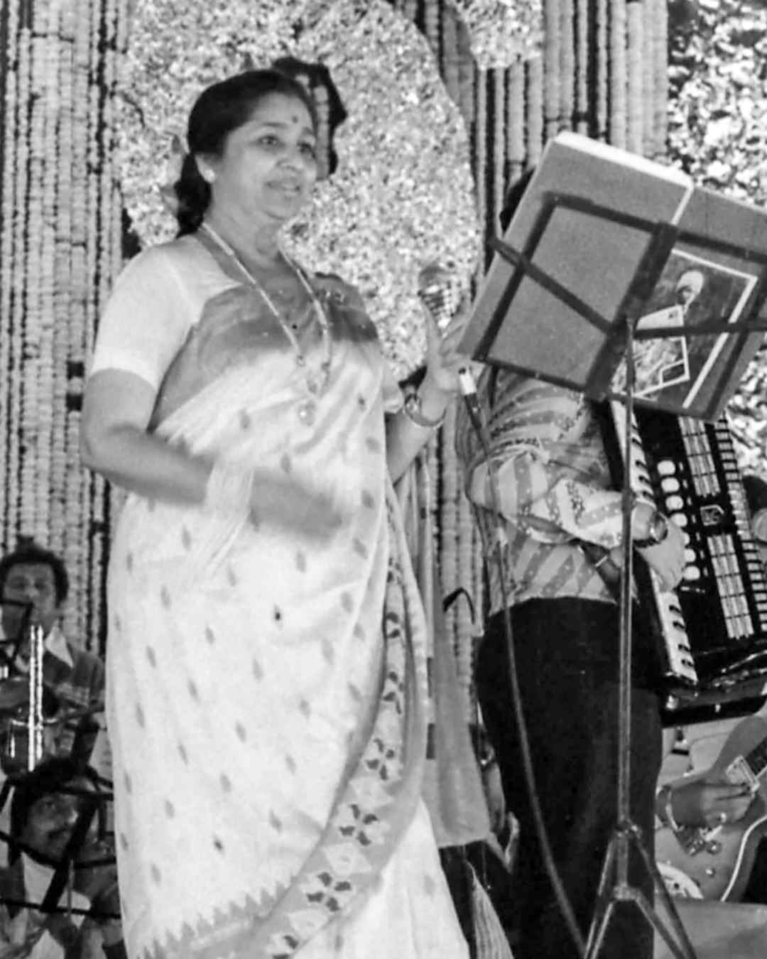 Asha Bhosle performance in Kolkata