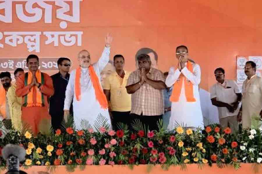 Amit Shah at an election rally in Raniganj, West Burdwan, on Monday. Picture by Santosh Kumar Mandal