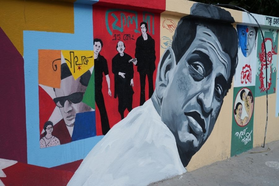 A mural tribute to Satyajit Ray at Barrackpore