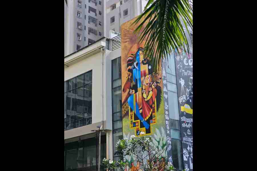 A second mural of Ardhanarishwar.